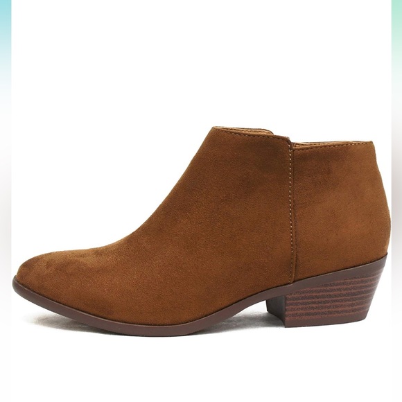 Soda Women's Mug Round Toe Faux Suede Stacked Heel Western Ankle Bootie - Picture 9 of 12